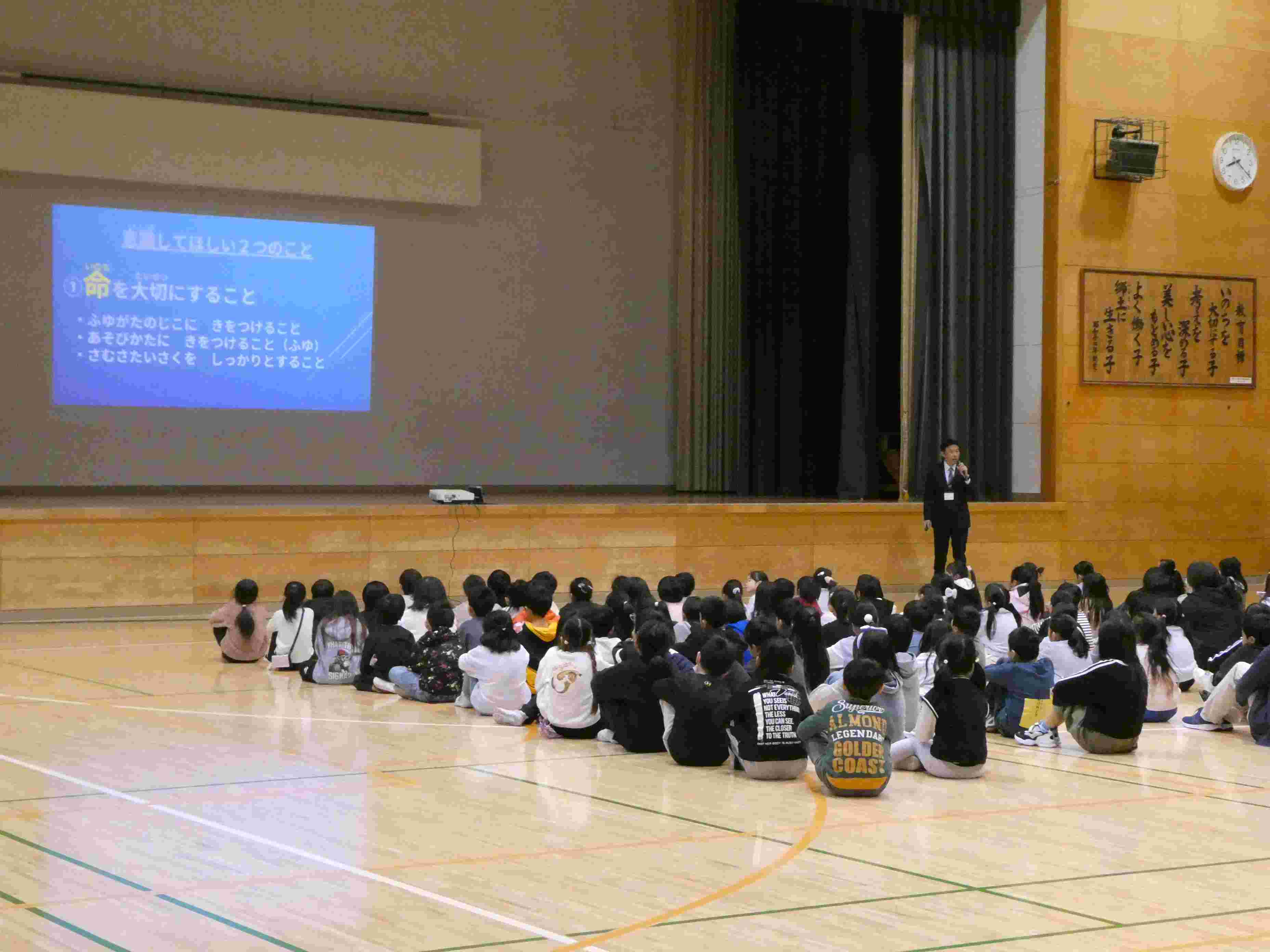 【12月10】全校朝会.JPG