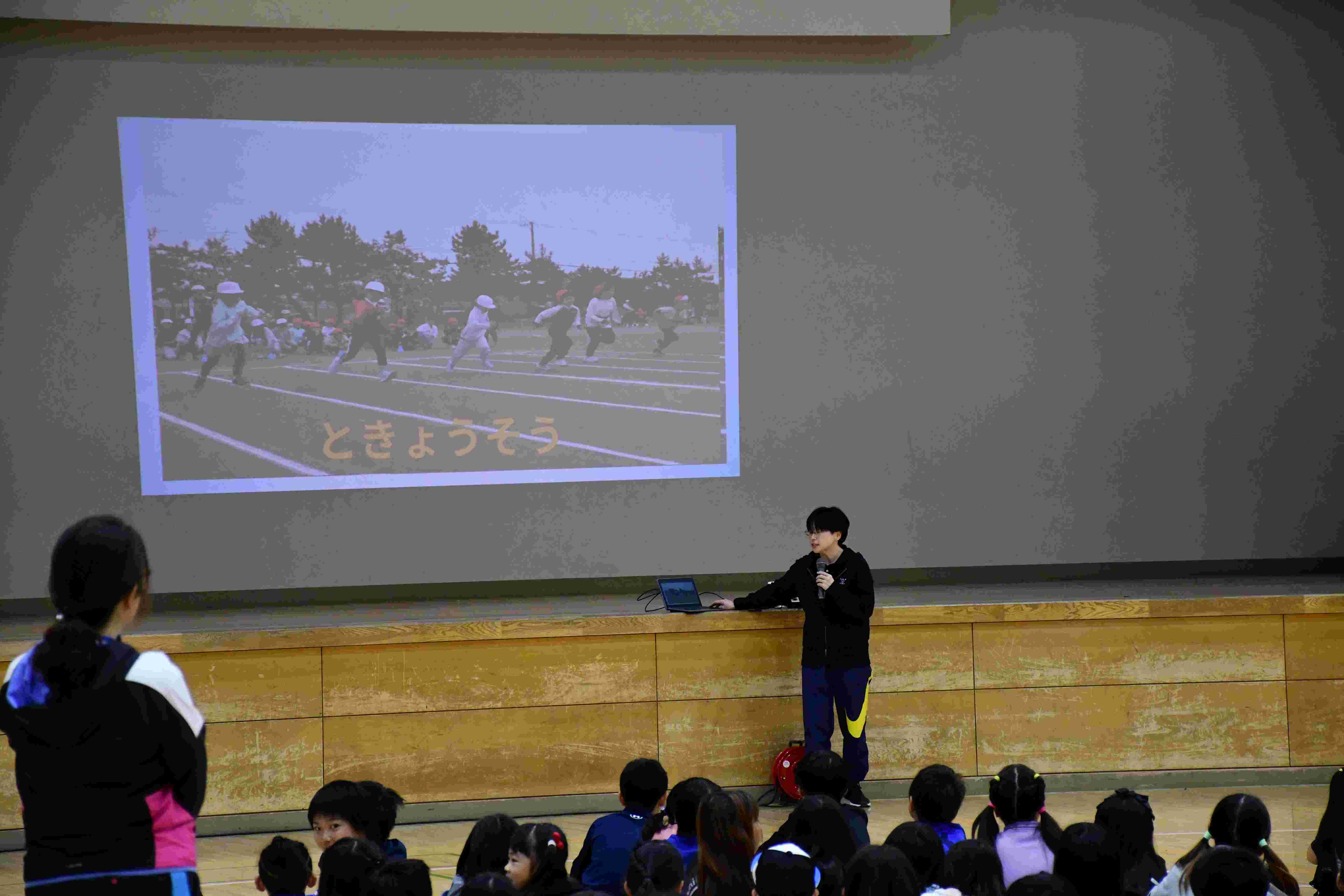 全校朝会1.JPG