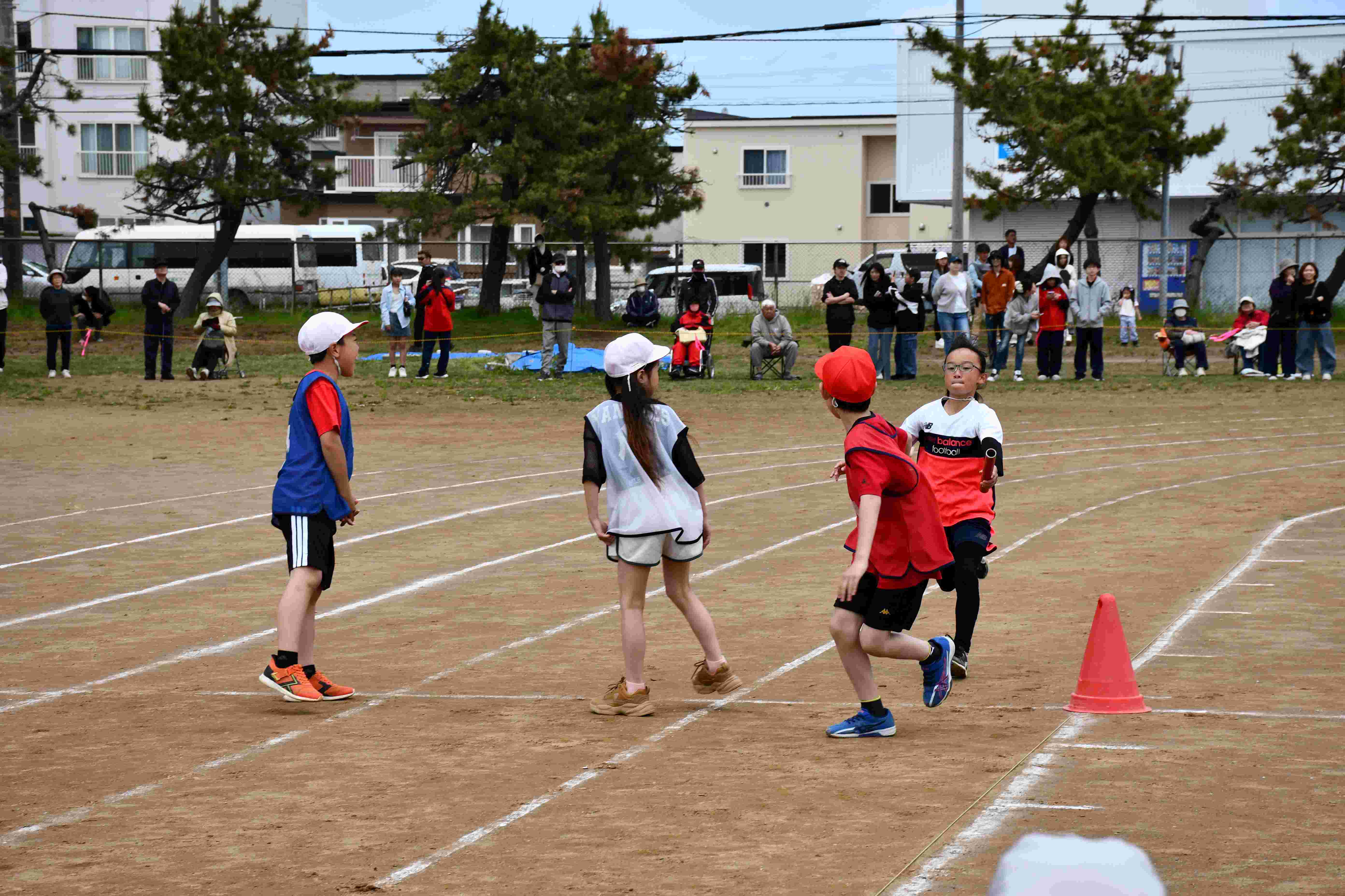 4年 全員リレー.JPG