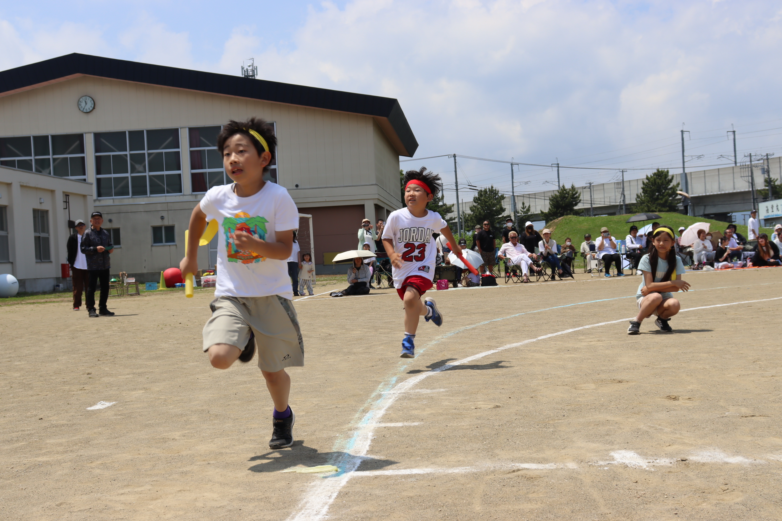 低学年リレー4.JPG